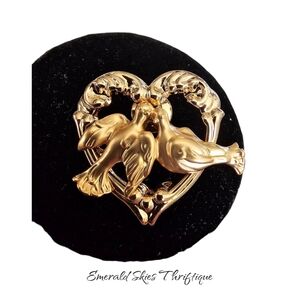 Vintage Avon Heart Dove Love Bird Pin‎